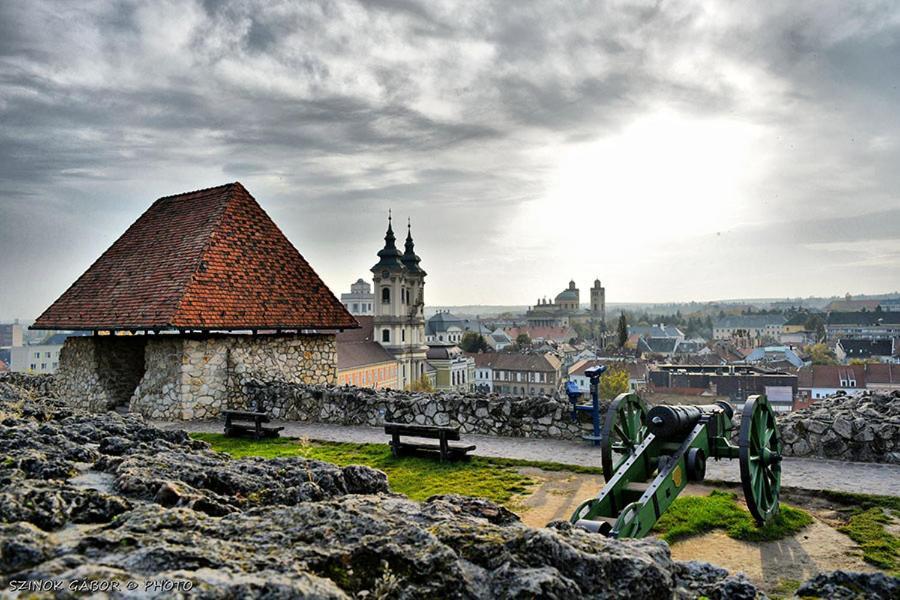 Bagoly Apartman Eger Esterno foto